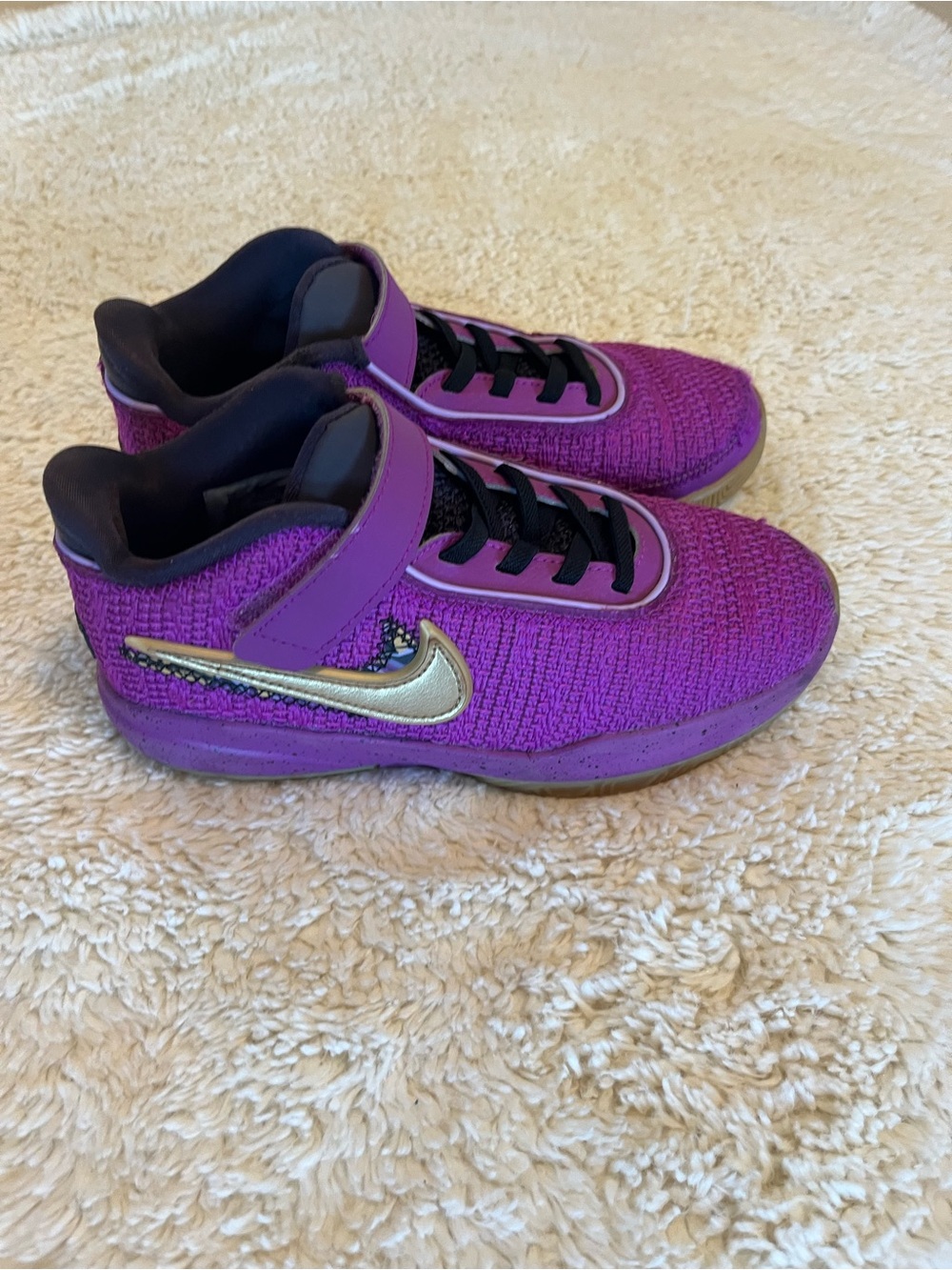 Nike LeBron Pink Diamond Edition Kids Purple Basketball Sneakers Sz 2